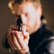 Vilniaus rajone sulaikytas pistoletą kieme viešai demonstravęs vyras