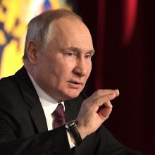 V. Putinas giria Rusijos kariuomenę ir teisėsaugą: tikina, kad buvo sustabdytas pilietinis karas