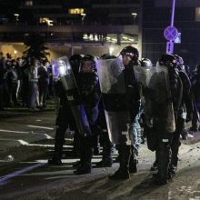 Kaltinamasis riaušių prie Seimo byloje: policininkai grasino šauti į galvą