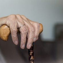 Klaipėdoje dvi moterys iš senolės buto pavogė juvelyrikos už 2 tūkst. eurų