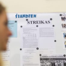 Švietimo ministras profesinėms sąjungoms žada teikti atnaujintus siūlymus dėl algų kėlimo