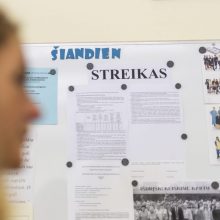 Švietimo ministras profesinėms sąjungoms žada teikti atnaujintus siūlymus dėl algų kėlimo