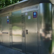 Skandalas Klaipėdos paplūdimyje: policija sučiupo viešąjį tualetą filmavusį vyrą