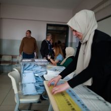 Turkijoje prasidėjo balsavimas vietos valdžios rinkimuose