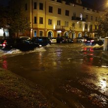 Patvinus gatvėms Klaipėdą paralyžiavo spūstys