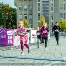 „Pink Run su BENU“ bėgimas: Kaunas nušvito rožine spalva