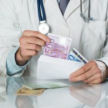 Teismui perduota dar viena byla dėl Vilniaus klinikinės ligoninės medikų kyšininkavimo