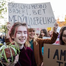 Paauglės iš Švedijos įkvėptas judėjimas – ir Vilniuje: susirinko keli šimtai žmonių