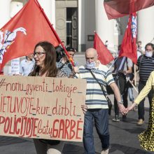 Tarp eitynių „Lietuvių gyvybės svarbios“ dalyvių – ir pagarsėjusi mokytoja