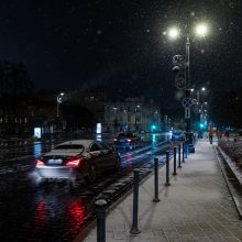 Kelininkai perspėja: naktį eismo sąlygas sunkins snygis ir plikledis