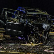 Kai kurios tragiškos kaktomušos mįslės įmintos: jau aišku, kas vairavo „Mercedes-Benz“ 