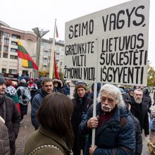 Protestas dėl NT mokesčio: jeigu matysiu, kad iš manęs atima namus, aš juos sudeginsiu