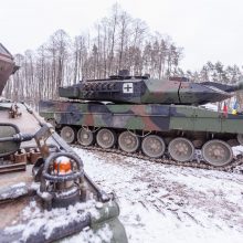 Lietuva tampa per mūšius Ukrainoje pažeistų vokiškų tankų remonto centru