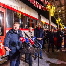 Paaiškino, kodėl negali džiaugtis traukiniu į Rygą: per anksti šauti šampaną