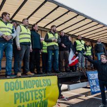 Lenkų ūkininkams blokuojant kelią D. Tuskas Vilniuje susitiks su Lietuvos vadovais