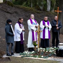 Šalia žmonos Nelly amžinojo poilsio atgulė dirigentas ir pedagogas A. Paltinas