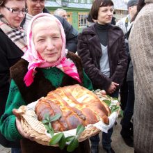 Kur ir kada surengtas pirmasis viešas šv. Velykų renginys Lietuvoje?