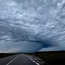 Lietuvoje – nedžiuginančios orų permainos: vaizdas – beveik kaip iš filmo „Pasaulių karas“