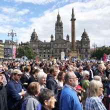 JK gyventojai protestuoja prieš B. Johnsono sprendimą sustabdyti parlamento darbą