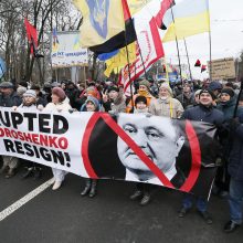 Ukrainoje tūkstančiai demonstrantų išėjo į gatves