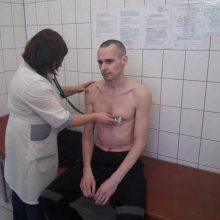 Rusijoje kalinamas ukrainiečių režisierius sako ištvėręs 145 dienų bado streiką