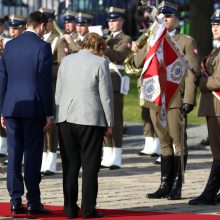 A. Merkel lankosi karo reparacijų reikalaujančioje Lenkijoje