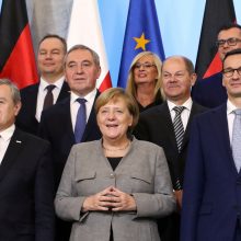 A. Merkel lankosi karo reparacijų reikalaujančioje Lenkijoje