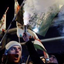 Vengrijoje protestuojančius parlamentarus išmetė iš valstybės transliuotojo būstinės