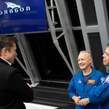 „SpaceX“ sėkmingai priartėjo prie žmonių skraidinimo į kosmosą