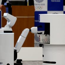 Tokijas pristatė robotus 2020-ųjų olimpiadai