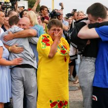 Rusijos ir Ukrainos lėktuvai paleidžiamus kalinius atskraidino į Maskvą ir Kijevą