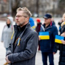 Kelios dešimtys žmonių Vilniuje mitingavo prieš karą Ukrainoje: neturime teisės pavargti