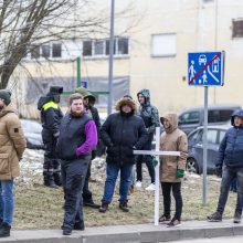 Ūkininkai statė kryžius: ministras įvardijo, kas karvių augintojams turėtų padėti