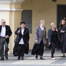 Į atsisveikinimą su Z. Kelmickaite Vilniuje renkasi žmonės