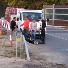 Prie Jiesios geležinkelio pervažos – avarija, į ligoninę išvežtas motociklininkas