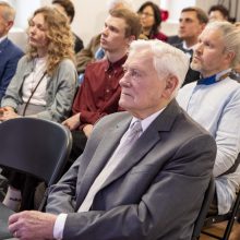 Kaune G. Bučui įteikta Valdo Adamkaus premija