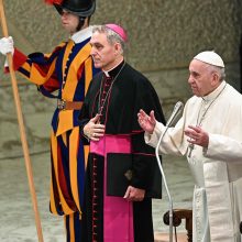 Popiežius: nepaverskime Kalėdų madingu renginiu