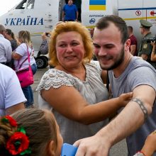 Rusijos ir Ukrainos lėktuvai paleidžiamus kalinius atskraidino į Maskvą ir Kijevą