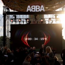 ABBA stabdo savo naujo šou reklamą po dviejų žmonių žūties per koncertą