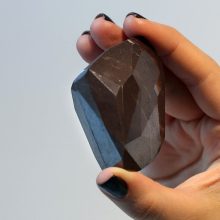Didžiausias visų laikų juodasis deimantas parduotas už 3,8 mln. eurų