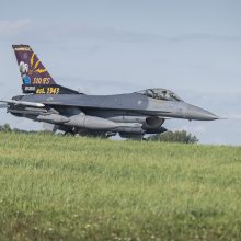 JAV Karinių oro pajėgų naikintuvai pratybų metu vykdys skrydžius virš vakarų Lietuvos