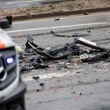 Tragiška „Audi“ ir BMW avarija: žuvo žmogus, du – sužaloti