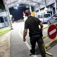 Dirbantiems su įslaptinta informacija bus draudžiama vykti į Rusiją, Baltarusiją