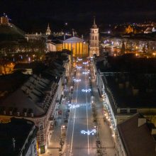 Vilniaus gatvės pasipuošė žiemos šventėms