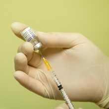 Vakcinacijos nuo COVID-19 tempai Kaune išaugo: gyventojai noriai renkasi trečiąją dozę