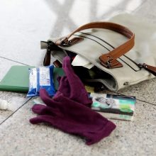 Kaune iš moters pagrobė pirkinių krepšį: neteko ir stalo įrankių rinkinio, ir maždaug 500 eurų