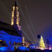 Daugiatūkstantinei miniai užplūdus Rotušės aikštę ir Senamiestį neapsieita be incidentų