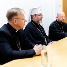 Premjerė su Lietuvos katalikų ir Ukrainos unitų dvasininkais aptarė paramą ukrainiečiams