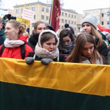 Tūkstančiai žmonių mitinge reikalavo didesnių algų mokytojams