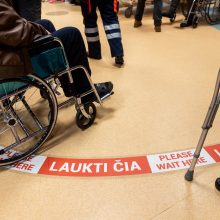 Plikledis muša traumų rekordus: kai kurie gyventojai patys tirpdo ledą, kad nesusižeistų